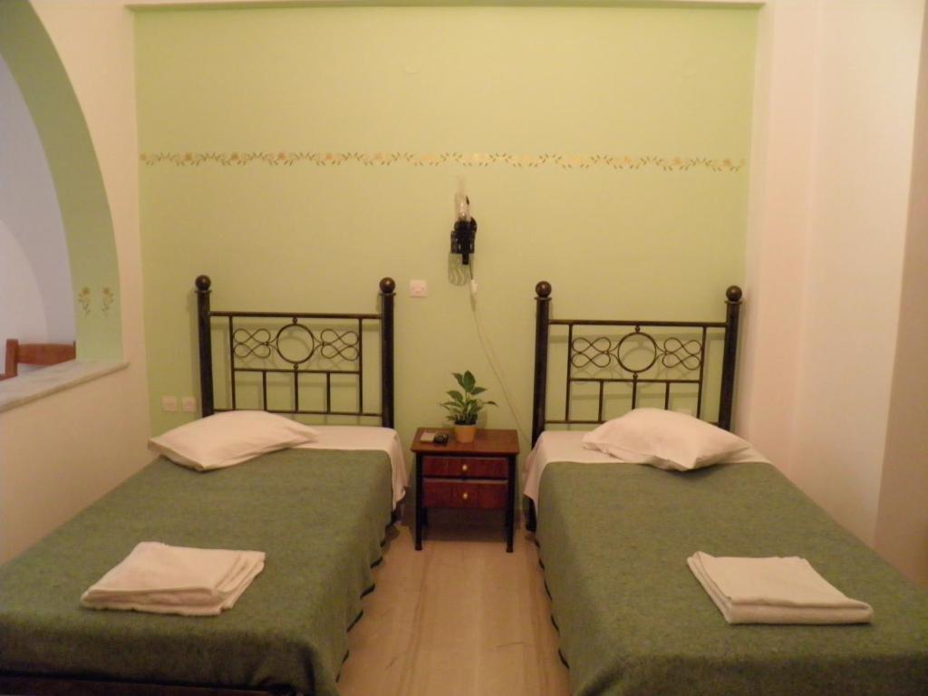 Mirsini Pansion Hotel Karterados  Bagian luar foto