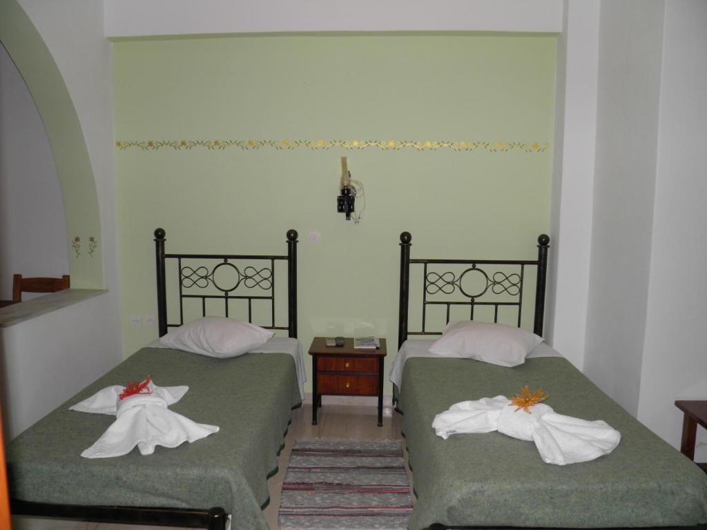 Mirsini Pansion Hotel Karterados  Ruang foto